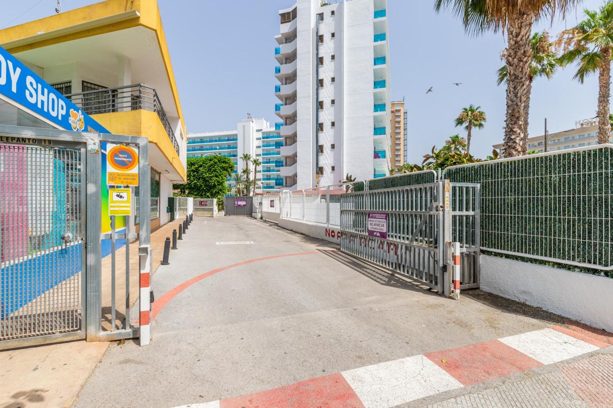 Queen Benidorm Exterior photo